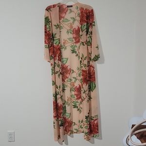 Gently used Fasion Nova peach floral kimono